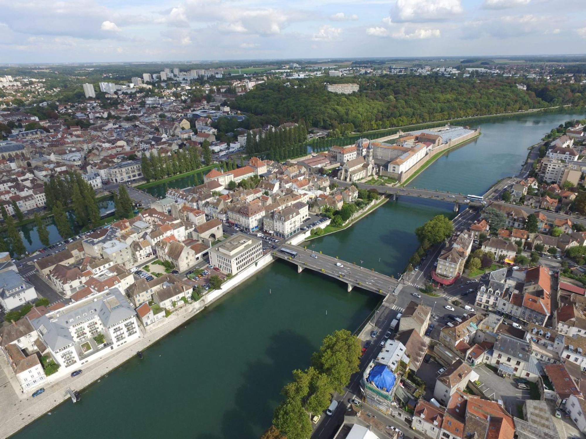 Le Panoramique - Centre-Ville Melun Exterior foto